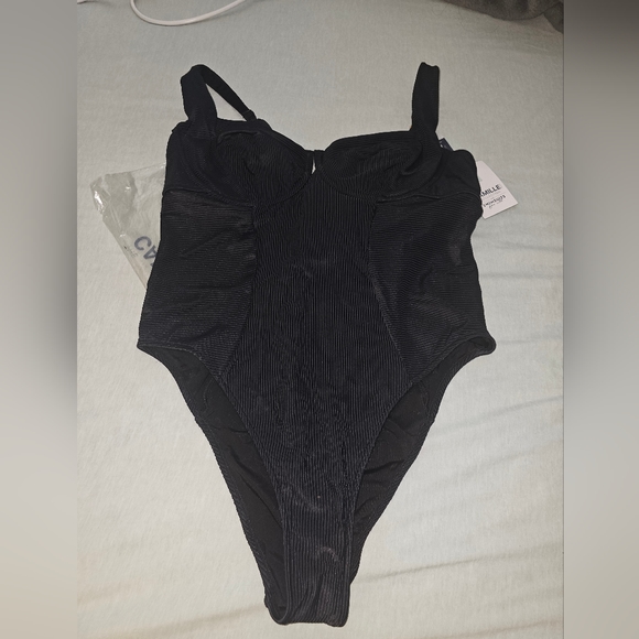 Camille Kostek Iconic One Piece XL NWT - Picture 3 of 4